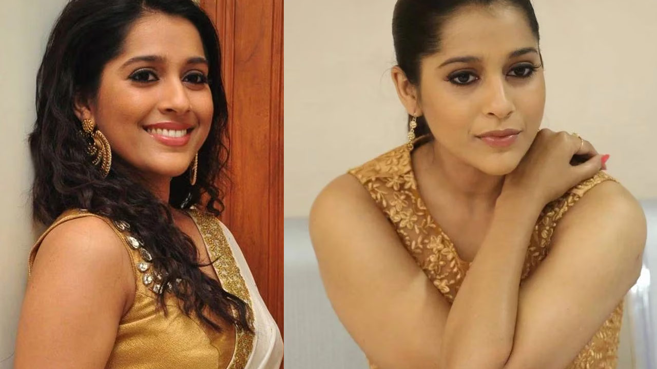 Anchor Reshmi's Mehendi Photos Ignite Marriage Speculations Anchor Reshmi's Mehendi Photos Ignite Marriage Speculations