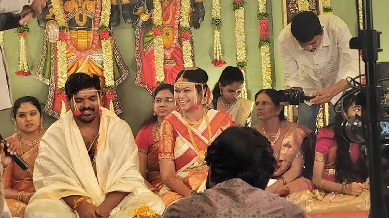 Anurag Kulkarni and Ramya Behara's Secret Wedding Sparks Buzz Anurag Kulkarni and Ramya Behara's Secret Wedding Sparks Buzz