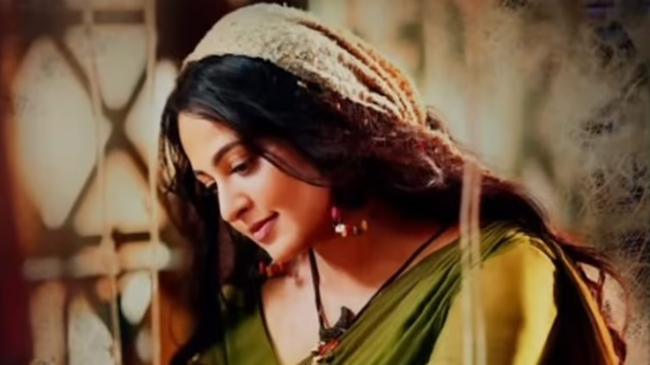 Anushka Shetty to Star as Nila in Kathanar Movie 