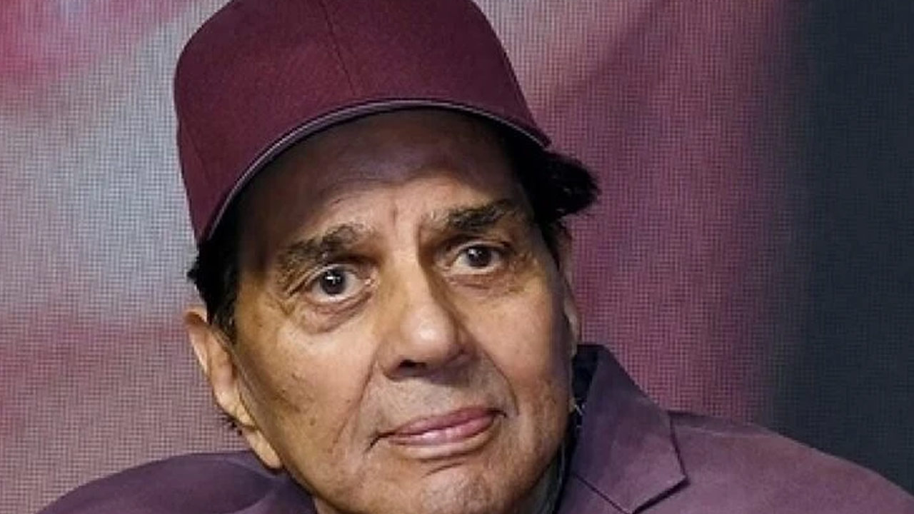 Dharmendra and Two Others Summoned in Garam Dharam Dhaba Cheating Case Dharmendra and Two Others Summoned in Garam Dharam Dhaba Cheating Case