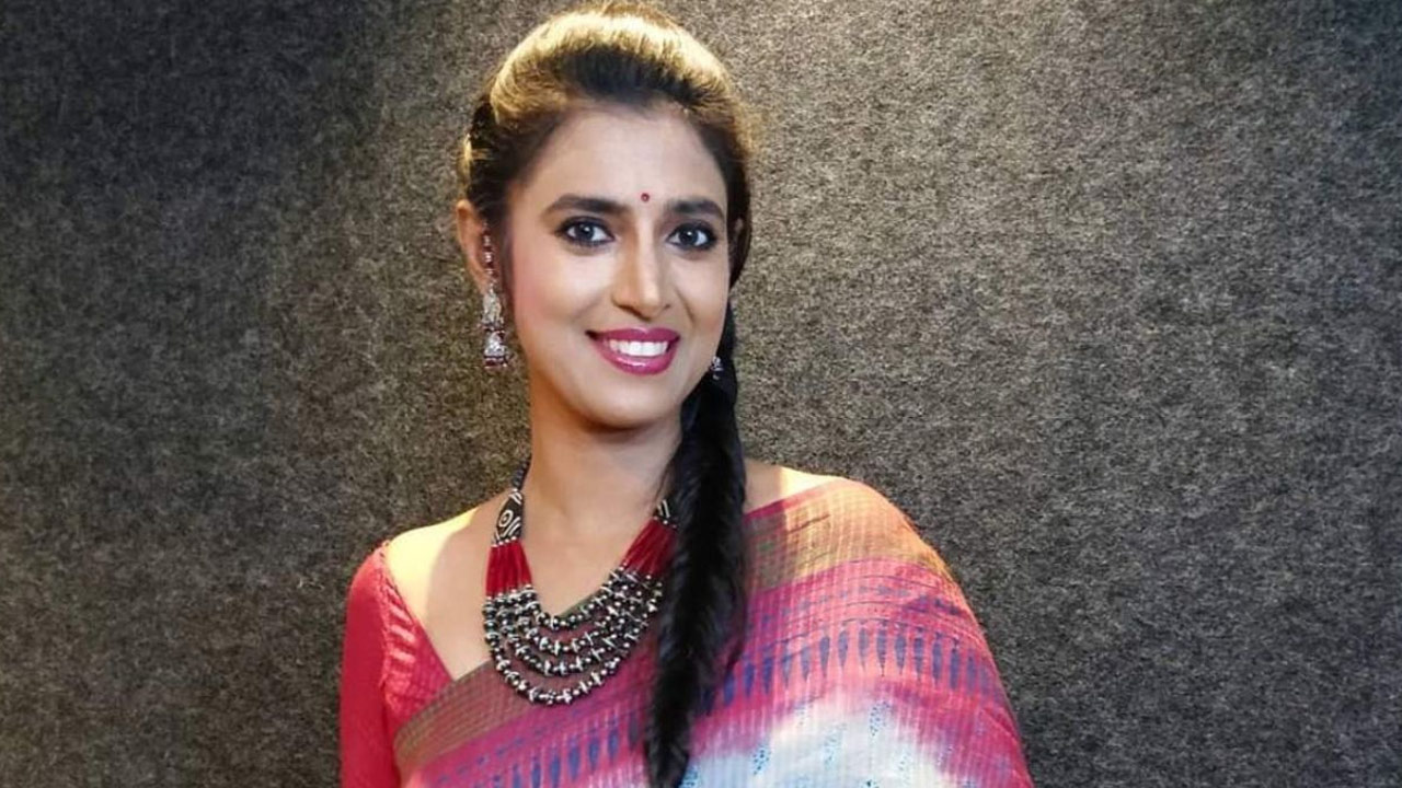 Kasturi's Political Entry: Controversy and Commitment to Telugu Politics