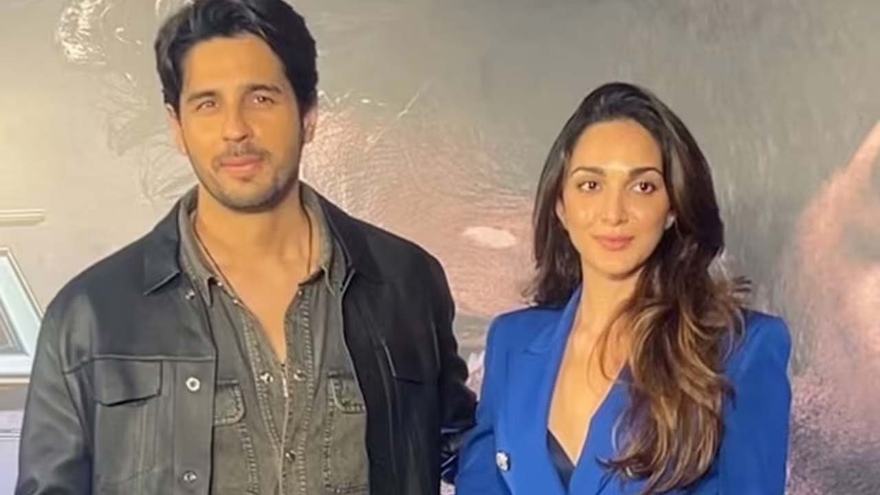 Kiara Advani and Sidharth Malhotra Turn Heads with Their Stylish Date Night Looks Kiara Advani and Sidharth Malhotra Turn Heads with Their Stylish Date Night Looks