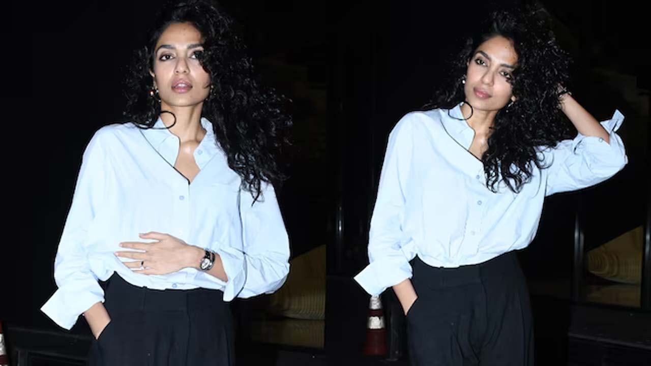 Sobhita Steps Out Amid Naga Chaitanya's Divorce Controversy Sobhita Steps Out Amid Naga Chaitanya's Divorce Controversy