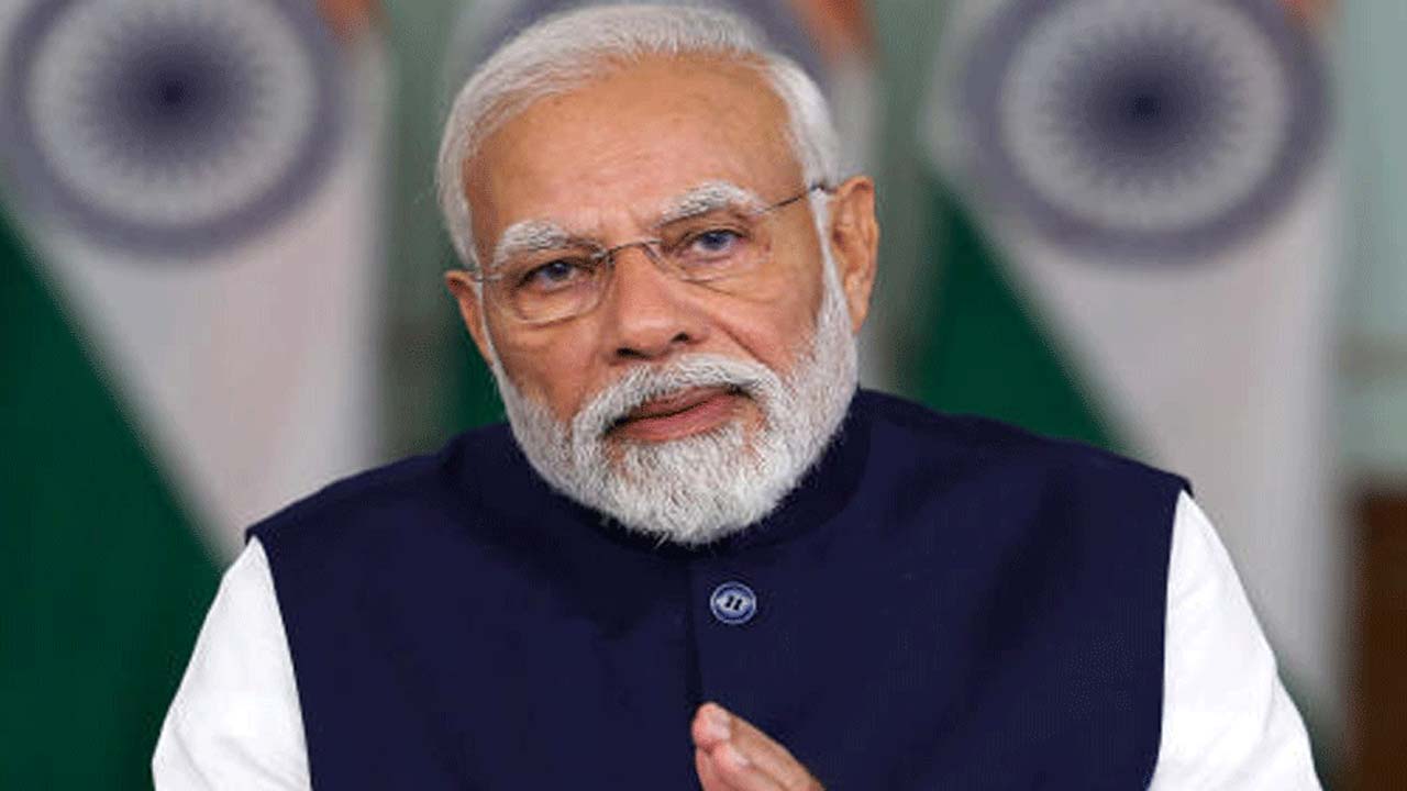 All wealth belongs to Muslims. Telugu actress counters PM Modi's comments All wealth belongs to Muslims. Telugu actress counters PM Modi's comments