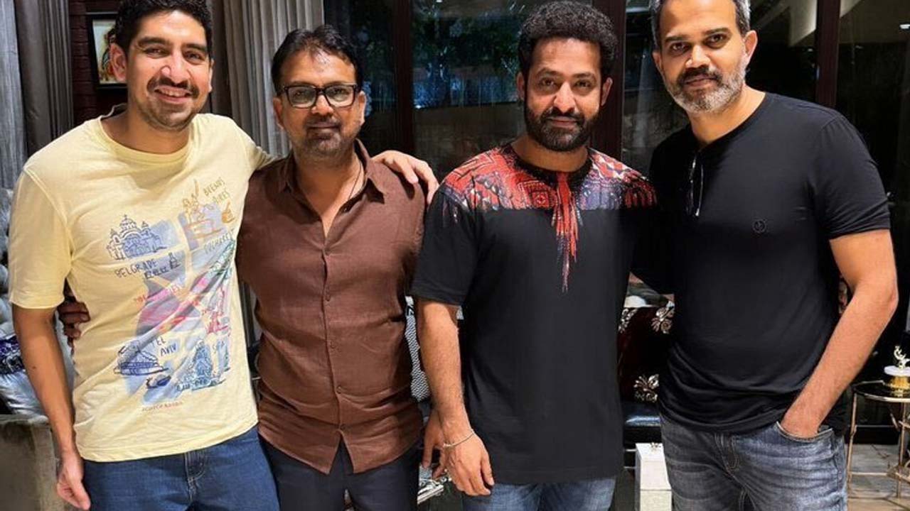 NTR's Photo With Pan-India Directors Goes Viral