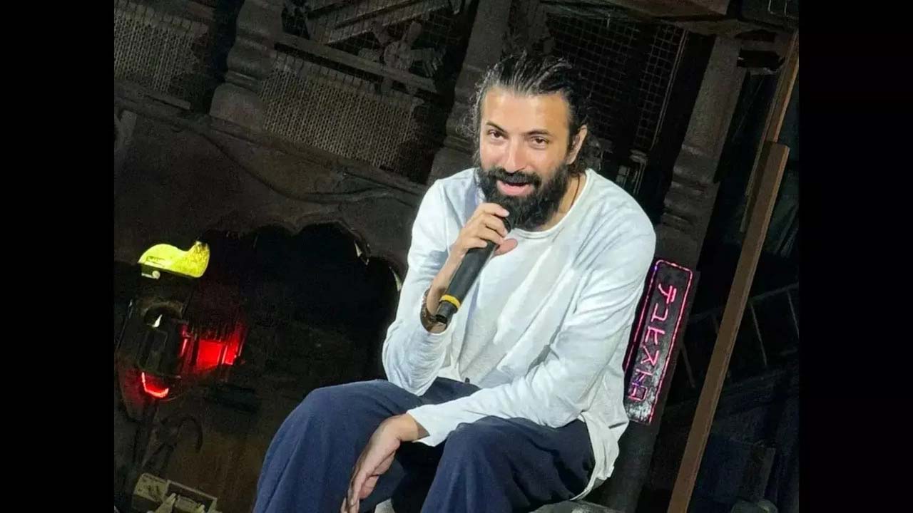 Nag Ashwin Watches Kalki 2898 AD With Fans In Mahbubnagar Nag Ashwin Watches Kalki 2898 AD With Fans In Mahbubnagar