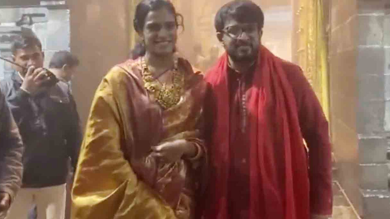 PV Sindhu and Husband Venkata Datta Sai Visit Tirumala Temple After Wedding