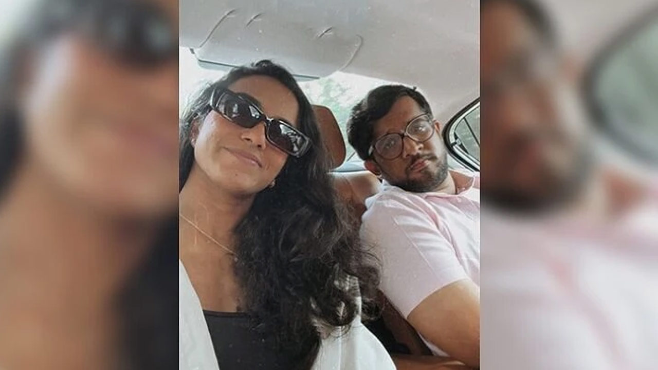 PV Sindhu with Her Fiance Photo Goes Viral