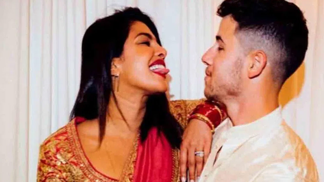 Priyanka Chopra Shines in Red Saree at Diwali Celebrations in London Priyanka Chopra Shines in Red Saree at Diwali Celebrations in London