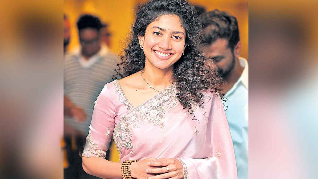 Sai Pallavi and Aamir Khan's Son Junaid Khan Star in Romantic Film Titled 'Ek Din' Sai Pallavi and Aamir Khan's Son Junaid Khan Star in Romantic Film Titled 'Ek Din'
