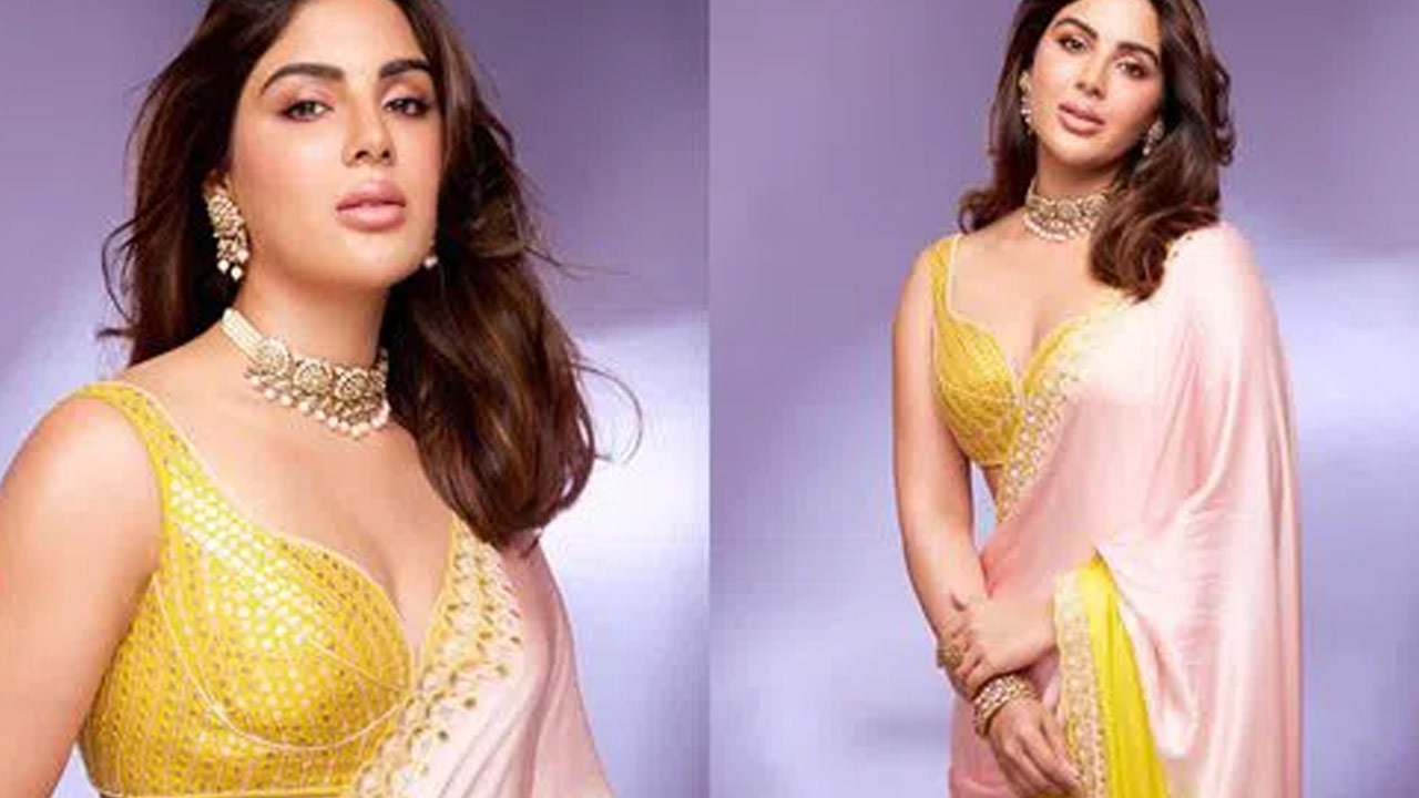 Samyuktha's Elegant Saree Look