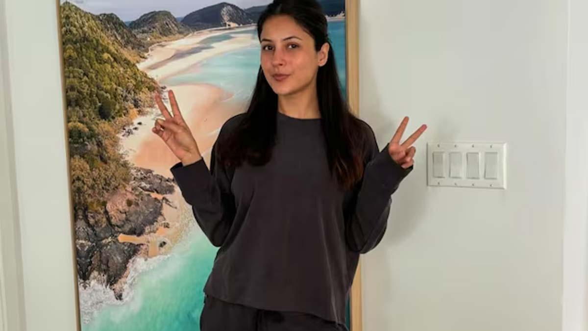 Shehnaaz Gill Enjoys Relaxing LA Vacation After US Tour Shehnaaz Gill Enjoys Relaxing LA Vacation After US Tour