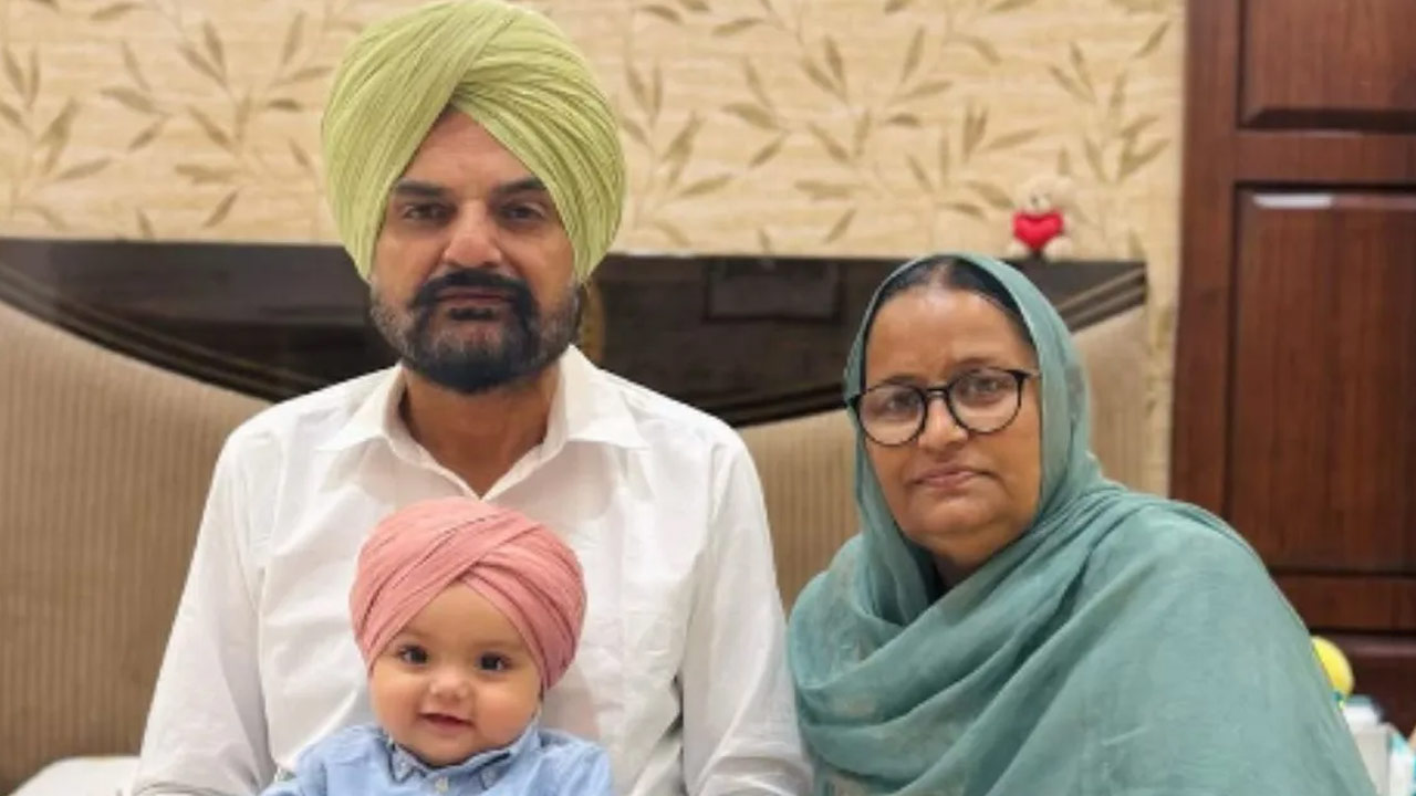 Sidhu Moose Wala's parents, Balkaur Singh and Charan Kaur, have shared the first photo of their baby son