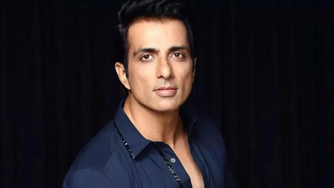 Sonu Sood Opens Up About Political Offers and Why He Chose Not to Enter Politics Sonu Sood Opens Up About Political Offers and Why He Chose Not to Enter Politics