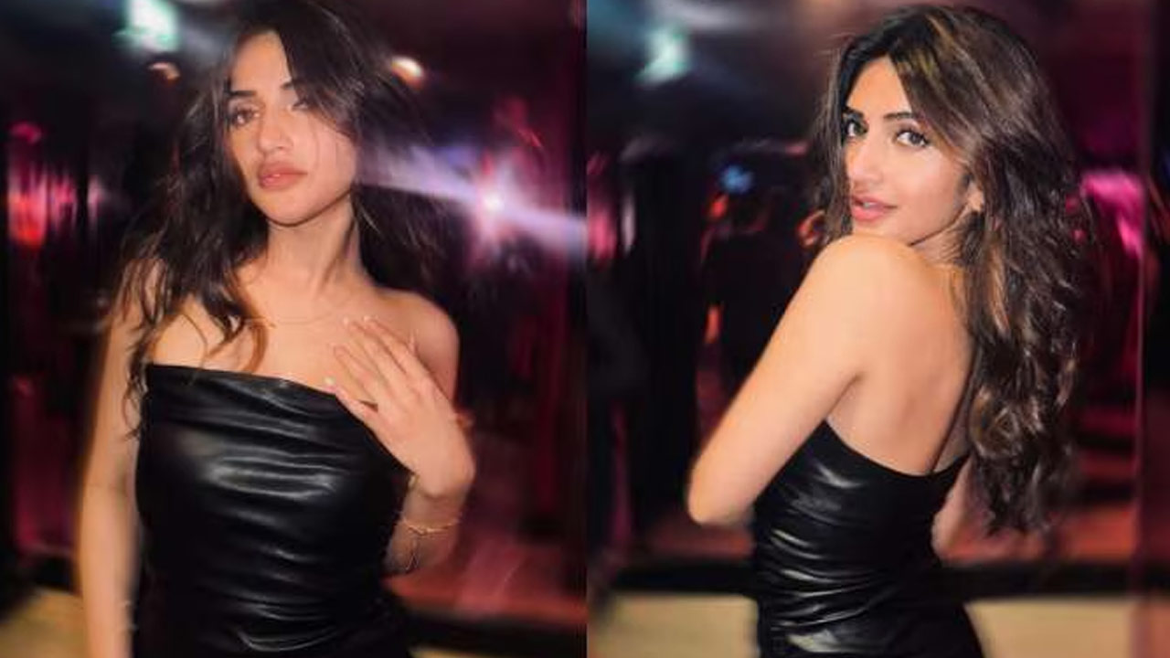 Sreeleela Receives a Diamond Gift from Vaishnav Tej Amid Dating Rumors Sreeleela Receives a Diamond Gift from Vaishnav Tej Amid Dating Rumors