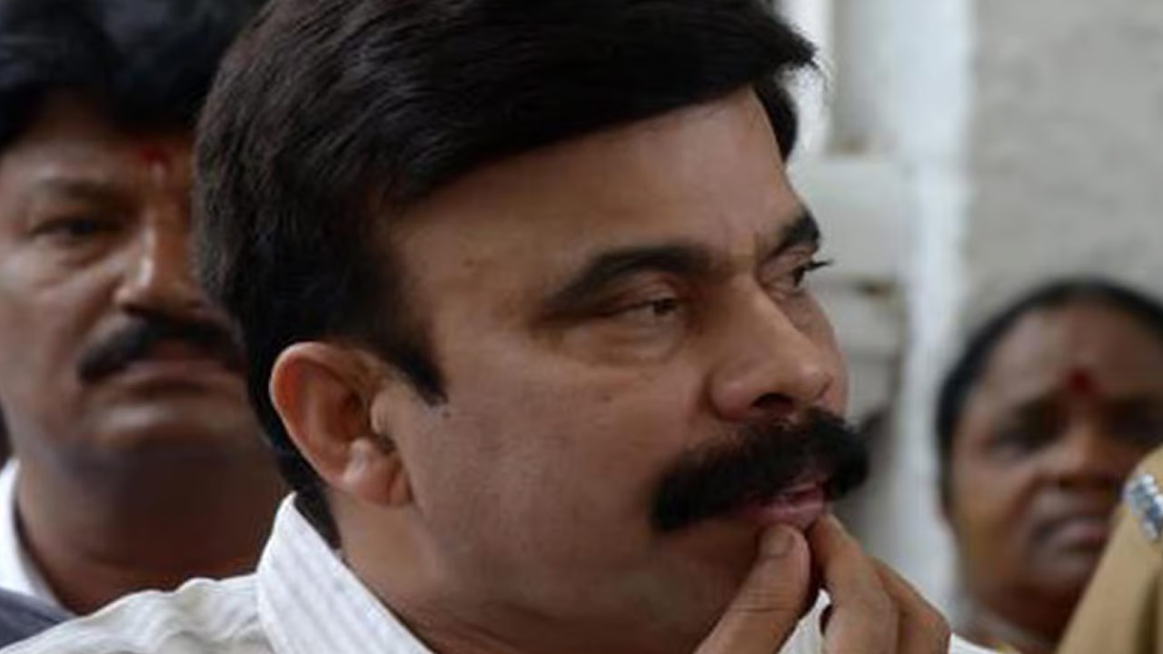 Actor 'Power Star' Srinivasan Admitted to Hospital for Kidney Treatment