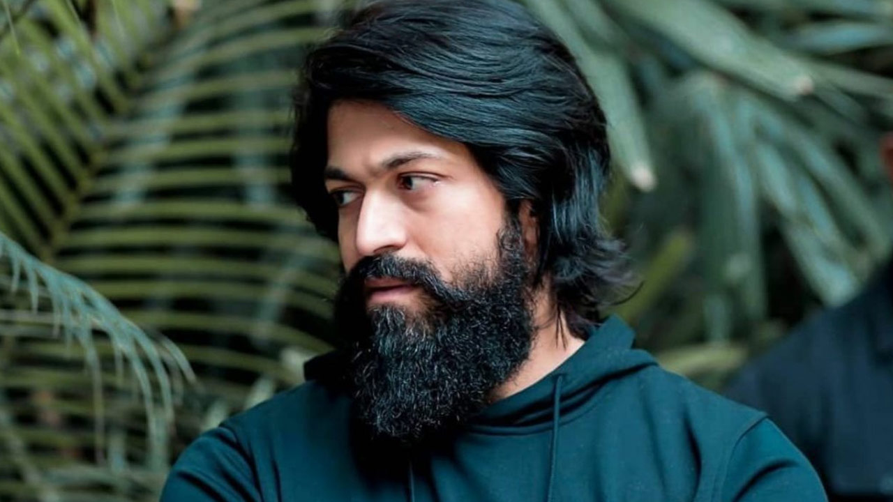 Yash and Radhika Pandit Star in Viral Advertisement as Lawyer and Client in Courtroom Drama Yash and Radhika Pandit Star in Viral Advertisement as Lawyer and Client in Courtroom Drama