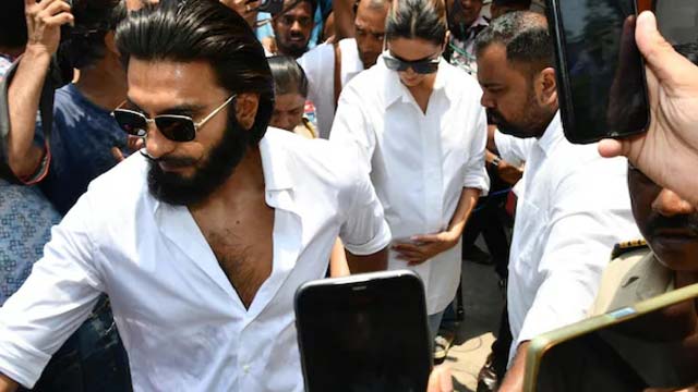 Deepika Padukone came to vote with a baby bump Deepika Padukone came to vote with a baby bump