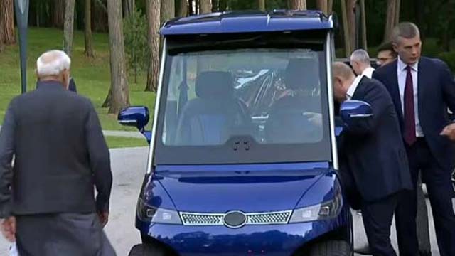 Modi-Putin hunting in a golf car.. Internet rumors
