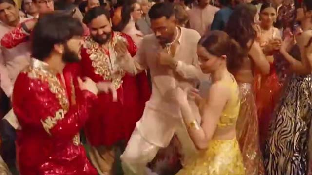 Hardik Pandya dancing with Bollywood heroine at Anant Ambani's wedding.. Video viral Hardik Pandya dancing with Bollywood heroine at Anant Ambani's wedding.. Video viral