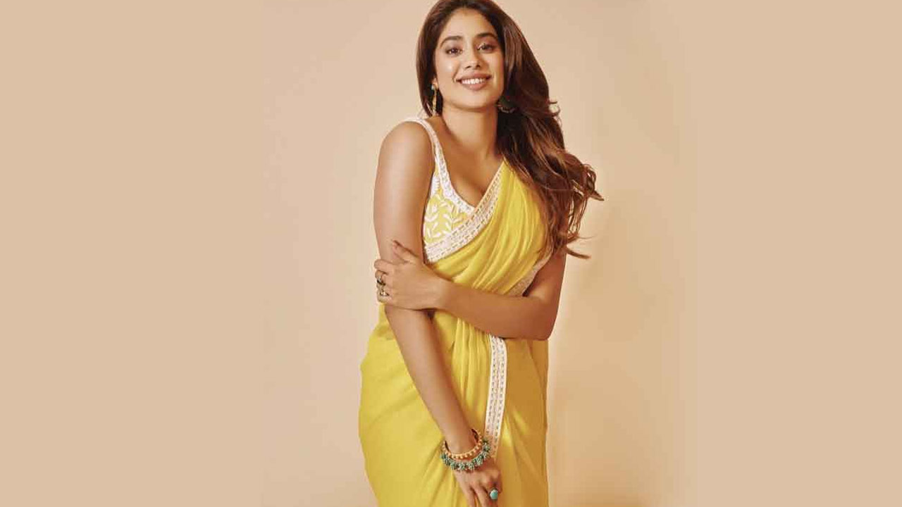 Janhvi Kapoor Signs New Film with Siddharth Malhotra Janhvi Kapoor Signs New Film with Siddharth Malhotra