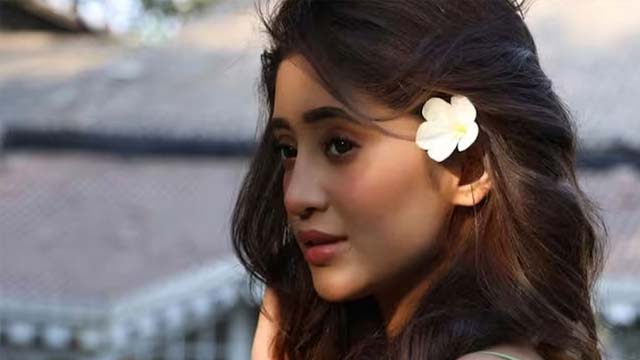 Shivangi Joshi in a hot look