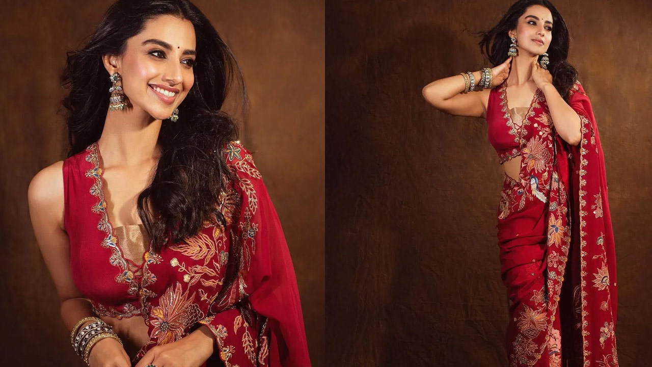 Meenaakshi Chaudhary Red Saree Photos