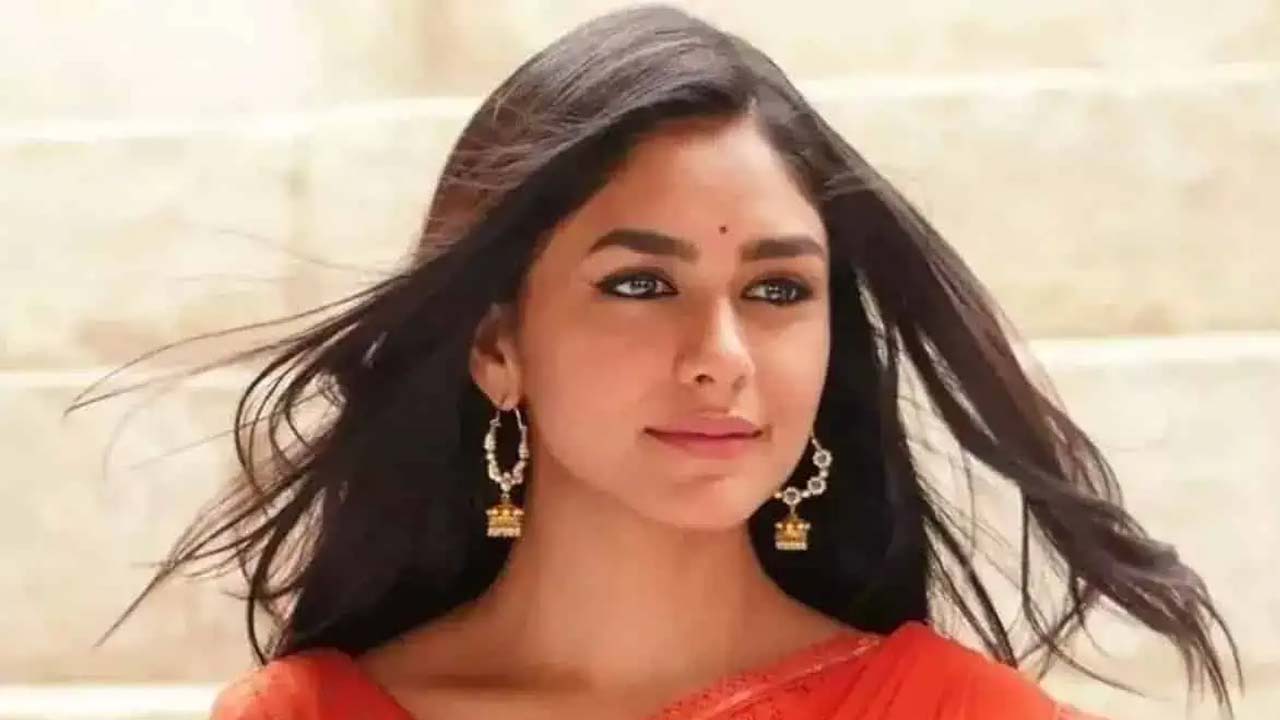 Mrunal Thakur Reveals Struggles and Excitement for 'Pooja Meri Jaan' Role