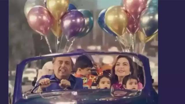 Viral Video :Mukesh-Nita Ambani car ride with Bulli heirs