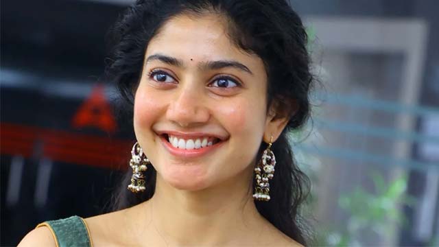 Sai Pallavi Sets New Record At Filmfare Awards, Achieving Unprecedented Feat Sai Pallavi Sets New Record At Filmfare Awards, Achieving Unprecedented Feat