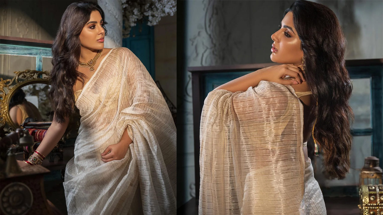 Onam Special: Samyuktha's Stunning Photos in a Saree Onam Special: Samyuktha's Stunning Photos in a Saree