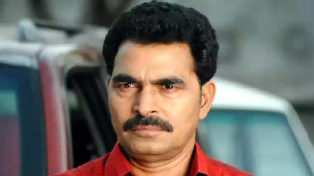 Famous actor Shayaji Shinde was admitted to the hospital due to a heart attack.