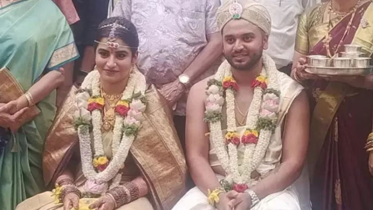 Actress Archana Kottige Ties the Knot with Cricketer Sharath BR in Traditional Ceremony Actress Archana Kottige Ties the Knot with Cricketer Sharath BR in Traditional Ceremony