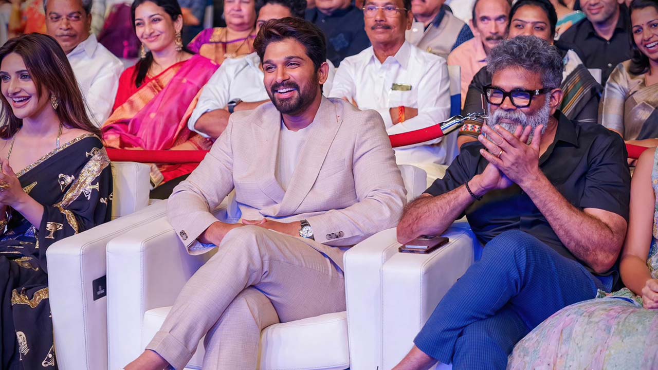 Allu Arjun's Stylish Look Fuels AA22XA6 Hype Allu Arjun's Stylish Look Fuels AA22XA6 Hype
