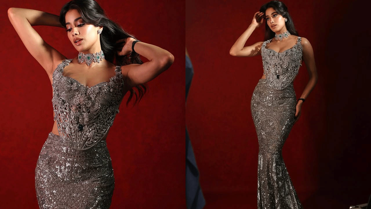 Janhvi Kapoor's Victorian Desi Fusion Look is a Fashion Statement Janhvi Kapoor's Victorian Desi Fusion Look is a Fashion Statement