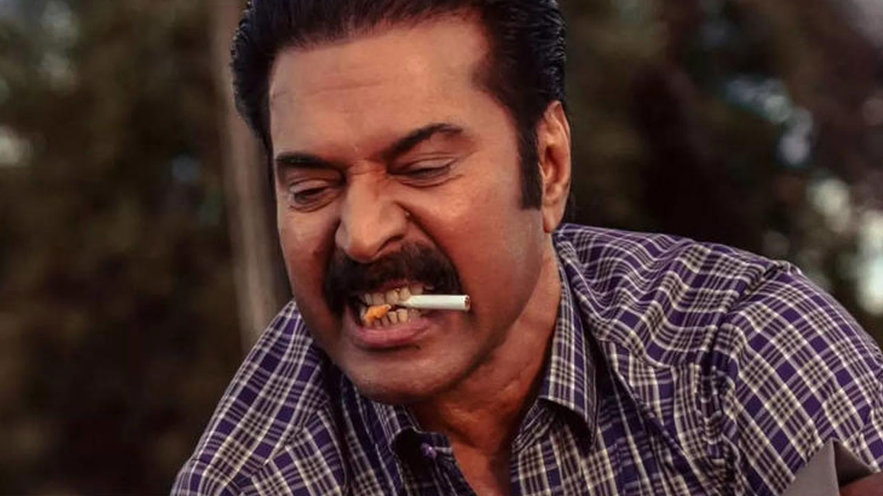 Mammootty's Intense First Look From 'Kalamkaval' Revealed Mammootty's Intense First Look From 'Kalamkaval' Revealed