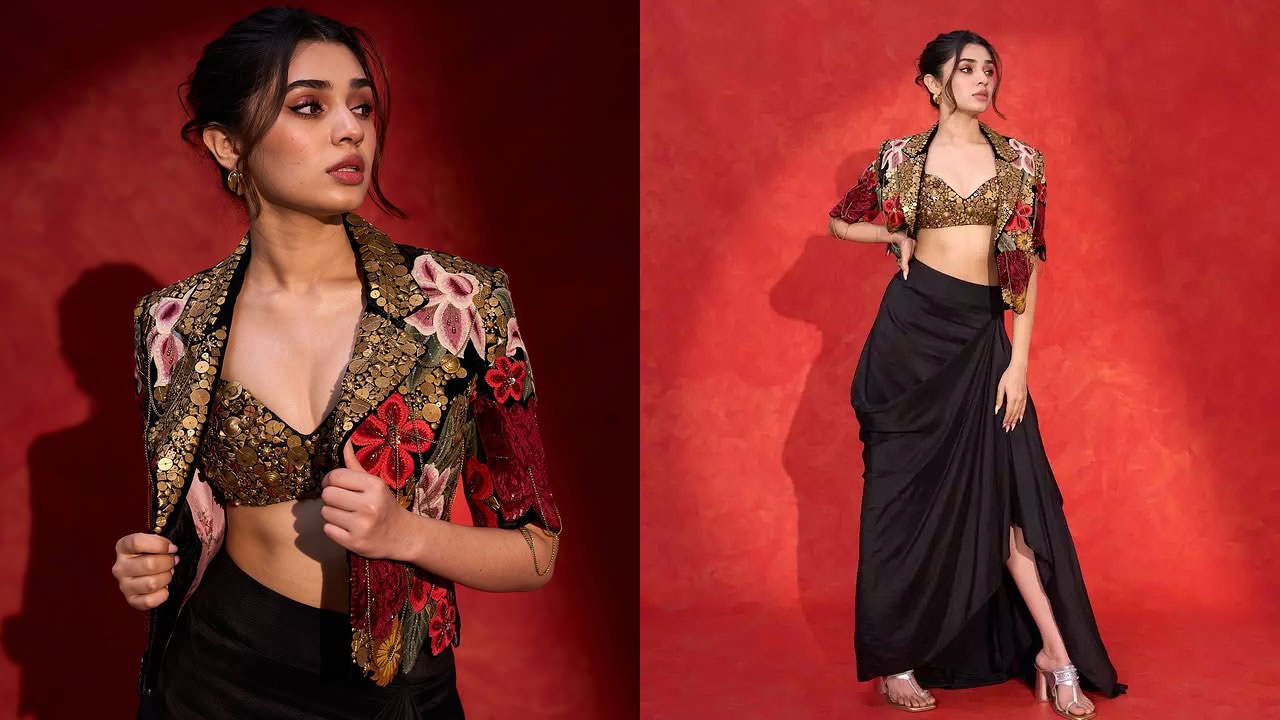 Krithi Shetty Dazzles in a Stunning Designer Outfit at JFW Movie Awards 2025 Krithi Shetty Dazzles in a Stunning Designer Outfit at JFW Movie Awards 2025