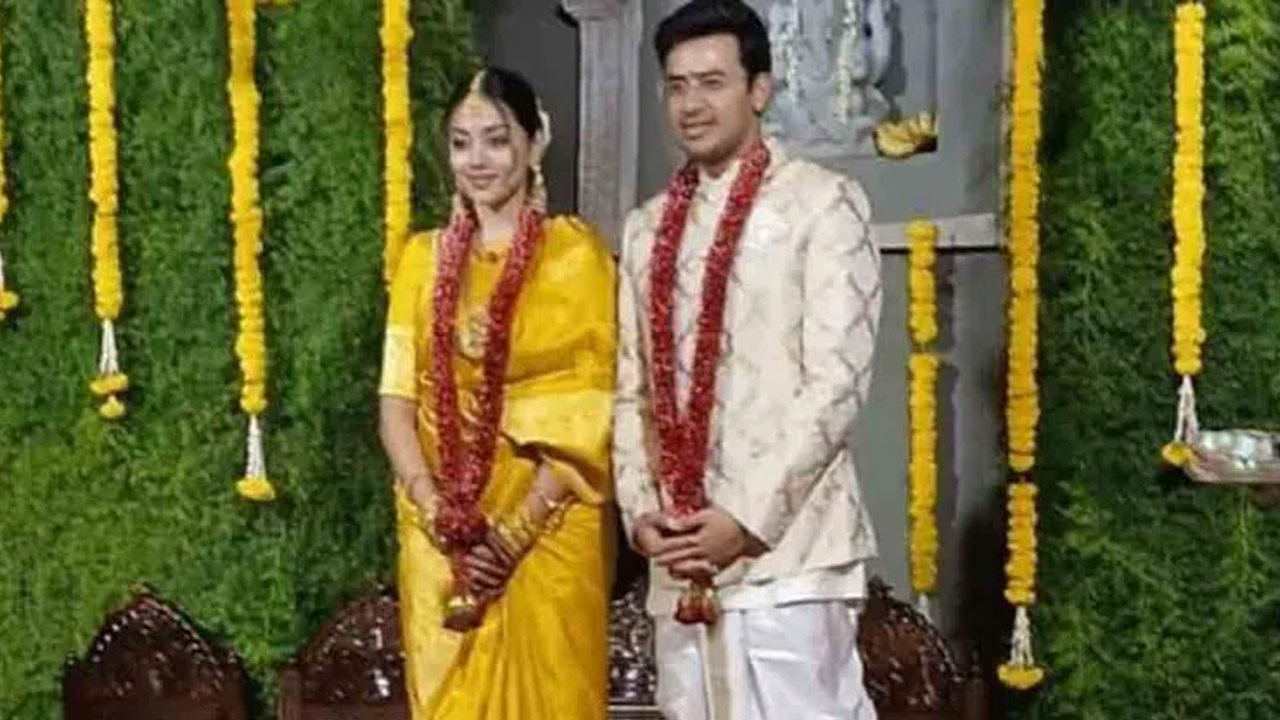 MP Tejasvi Surya Marries Renowned Singer Photos Go Viral MP Tejasvi Surya Marries Renowned Singer Photos Go Viral