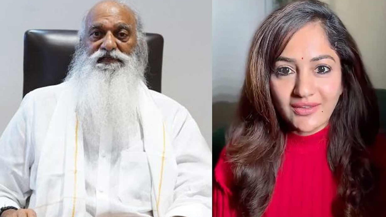 Madhavilatha Files Complaint Against JC Prabhakar Reddy Over Insulting Remarks Madhavilatha Files Complaint Against JC Prabhakar Reddy Over Insulting Remarks