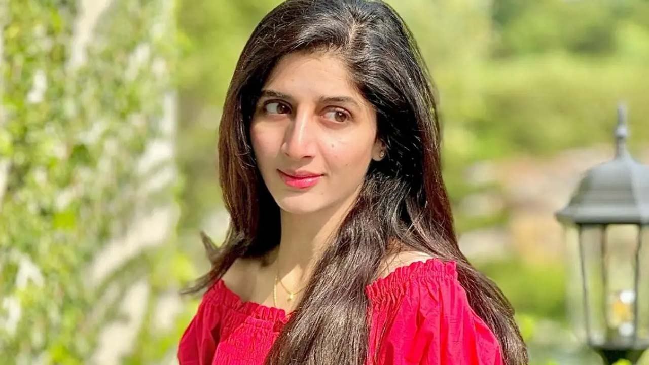 Mawra Hocane's Instagram Unblocked In India After 2 Month Ban Mawra Hocane's Instagram Unblocked In India After 2 Month Ban