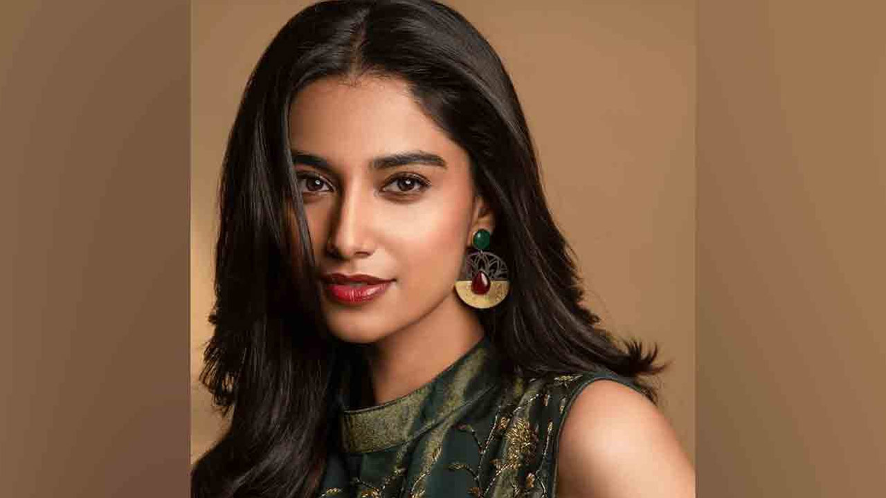 Meenakshi Chaudhary Opens Up About Battling Online Trolls and Upcoming Projects Meenakshi Chaudhary Opens Up About Battling Online Trolls and Upcoming Projects