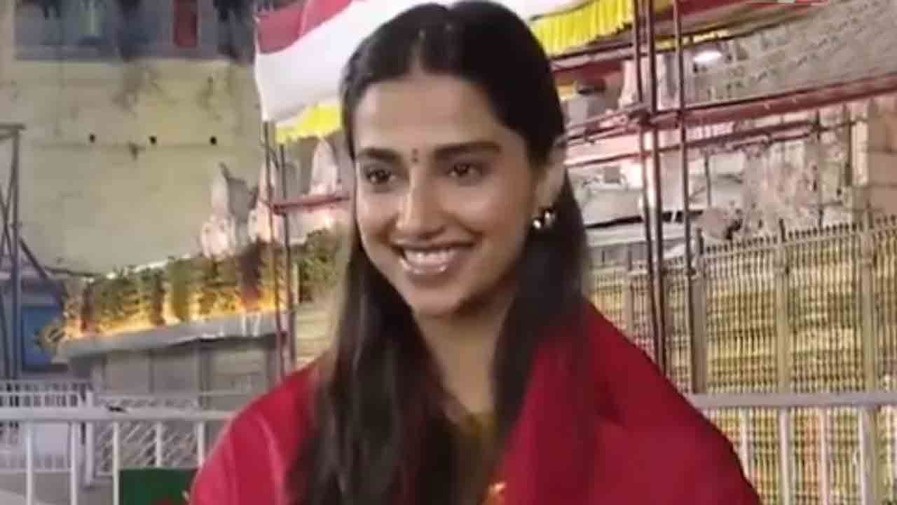 Meenakshi Chaudhary Visits Tirumala Sri Venkateswara Swamy Temple