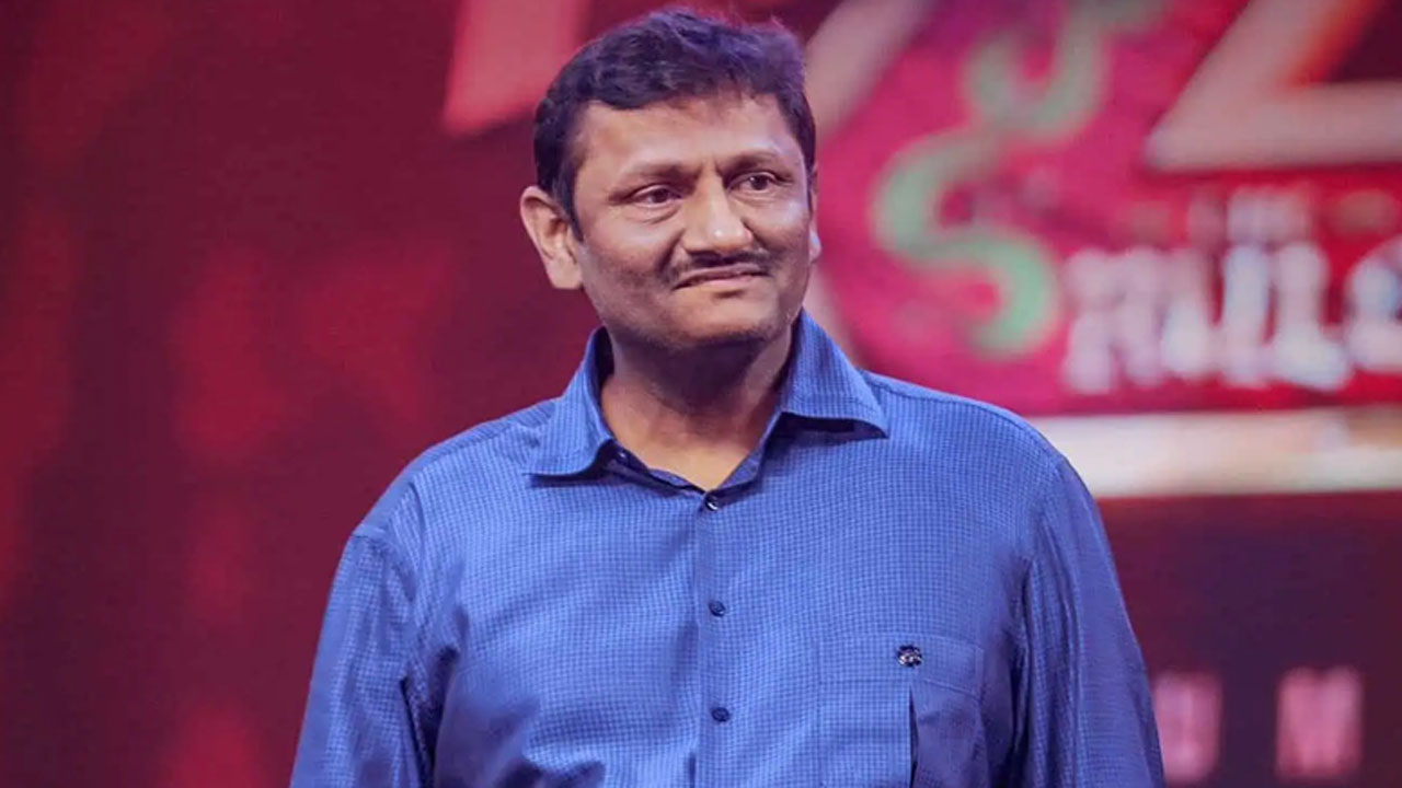IT Raids Pushpa 2 Team Amid Claims Of 1850 Crore Gross Earnings IT Raids Pushpa 2 Team Amid Claims Of 1850 Crore Gross Earnings
