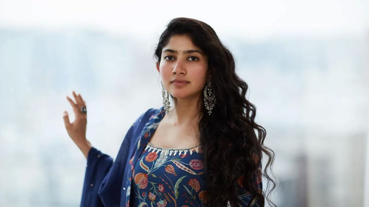 Is Sai Pallavi Ready For Romance On Screen? Her New Project With Simbu Sparks Debate Is Sai Pallavi Ready For Romance On Screen? Her New Project With Simbu Sparks Debate