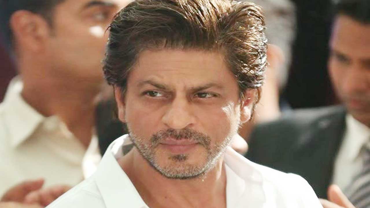 Shah Rukh Khan’s Birthday Fan Meet Turns Emotional