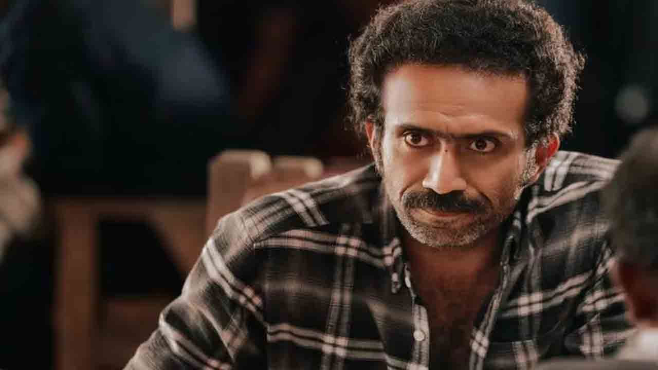 Shine Tom Chacko Attends Police Hearing After Drug Raid Incident Shine Tom Chacko Attends Police Hearing After Drug Raid Incident