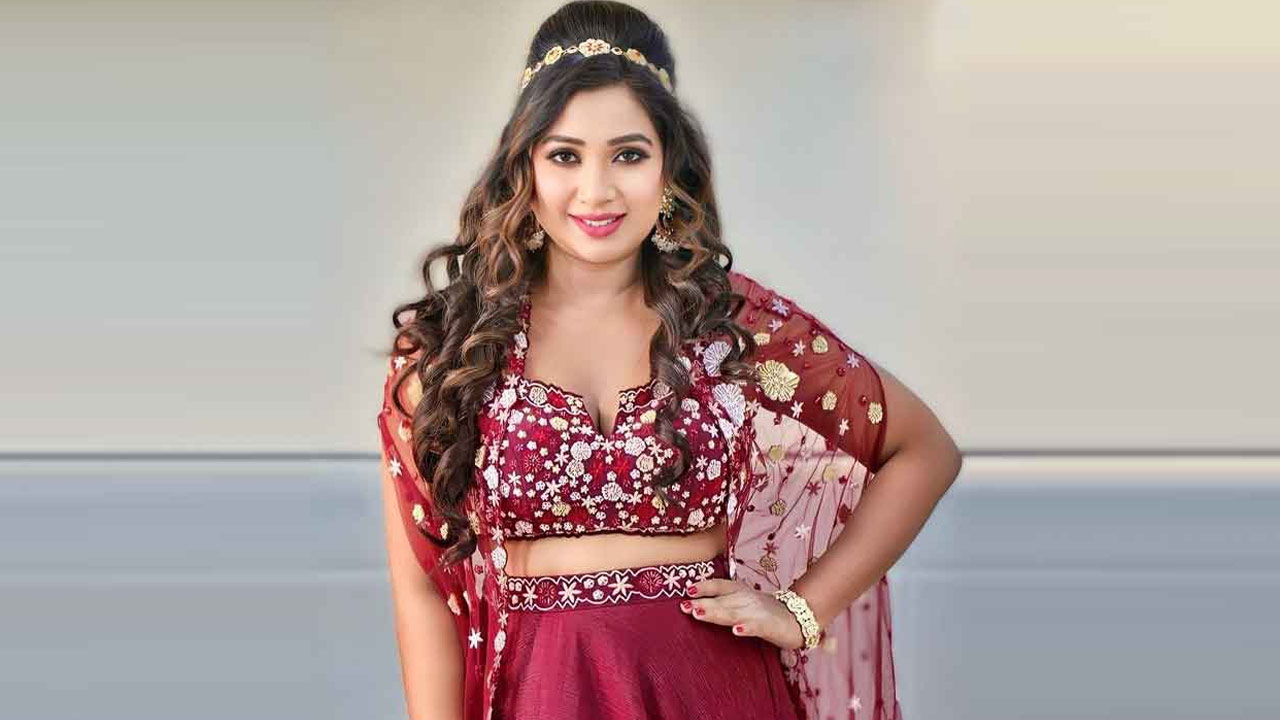 Shreya Ghoshal's X Account Hacked: Singer Warns Fans Shreya Ghoshal's X Account Hacked: Singer Warns Fans