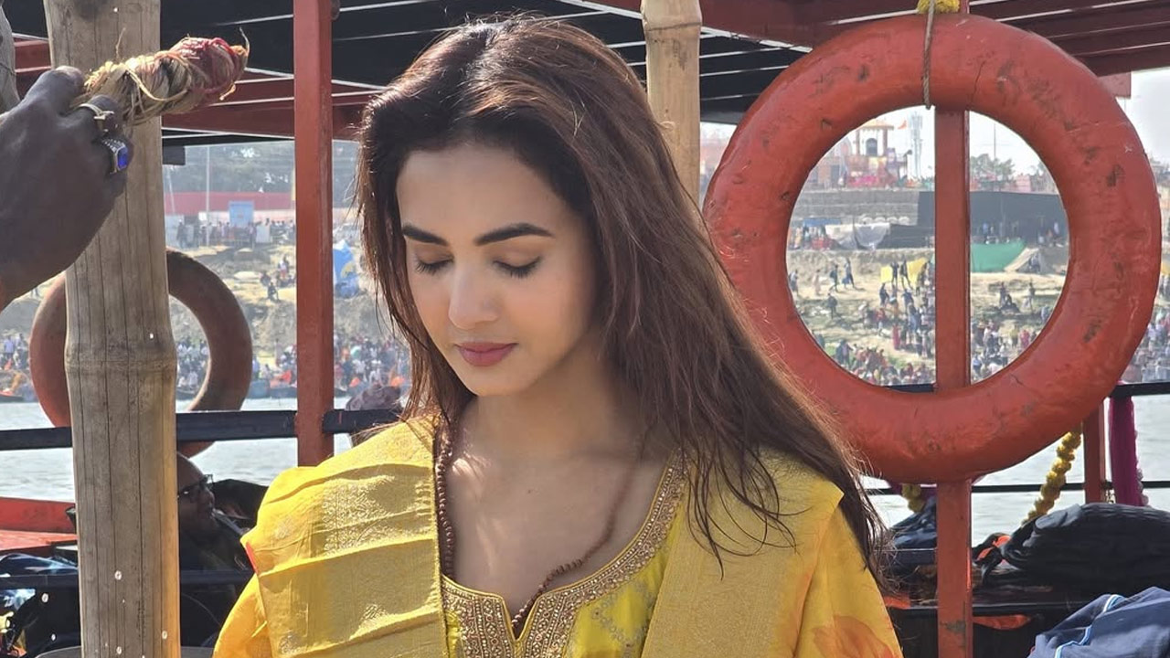 Sonal Chauhan's Spiritual Journey at Prayagraj Maha Kumbh Mela