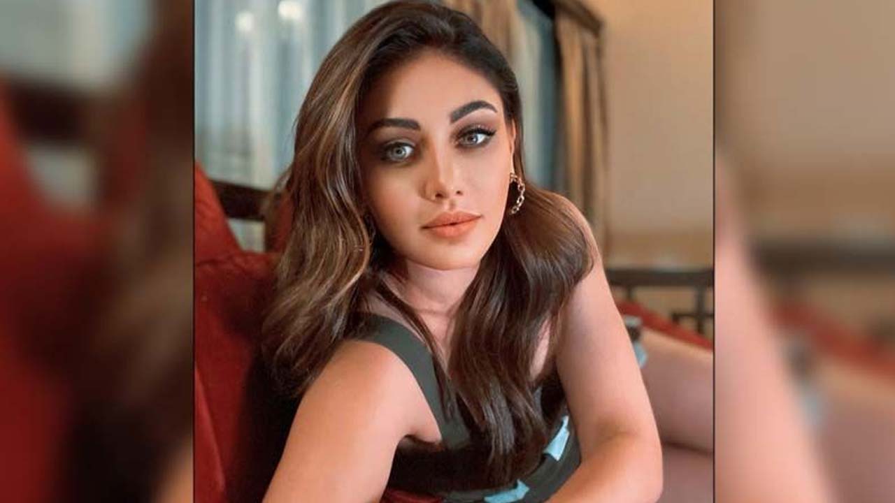 Shefali Jariwala Passes Away At 42, Cardiac Arrest Suspected Shefali Jariwala Passes Away At 42, Cardiac Arrest Suspected